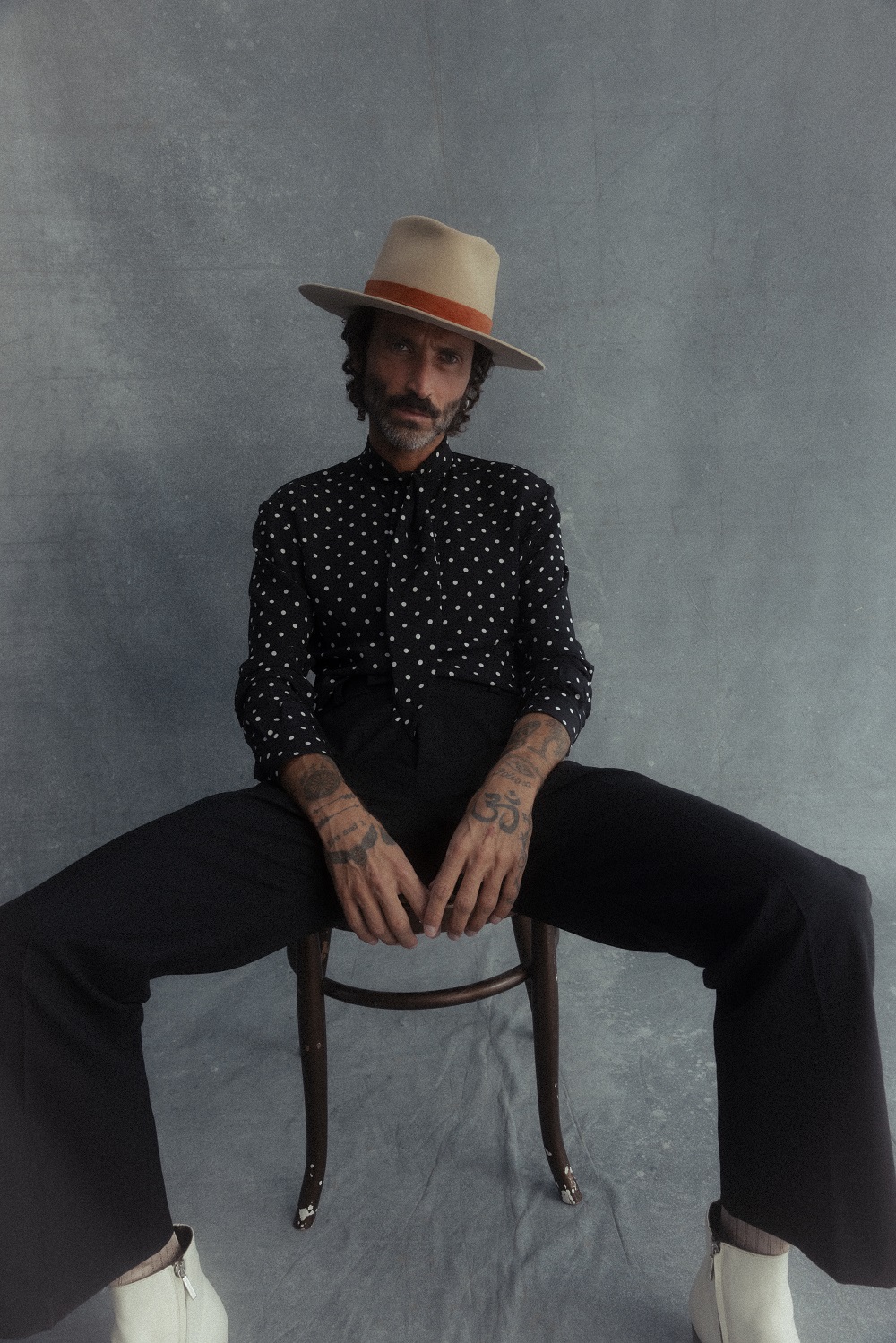 039 LEIVA