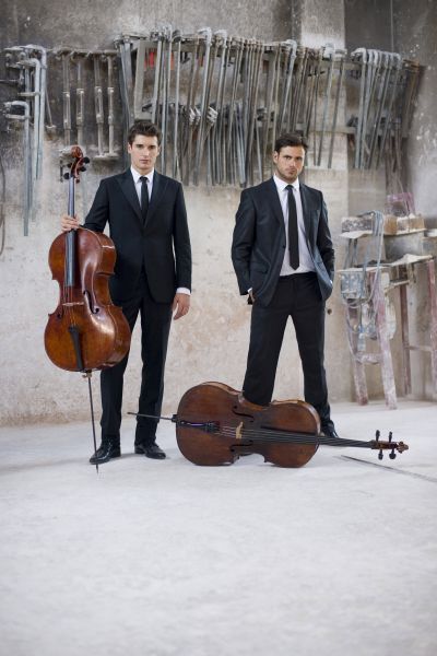 2CELLOS DSC3773 R mailing