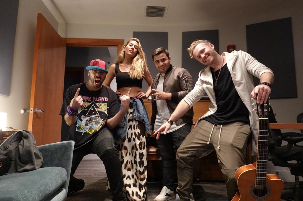 Jimena Barón prepara nuevo material junto a grandes figuras!