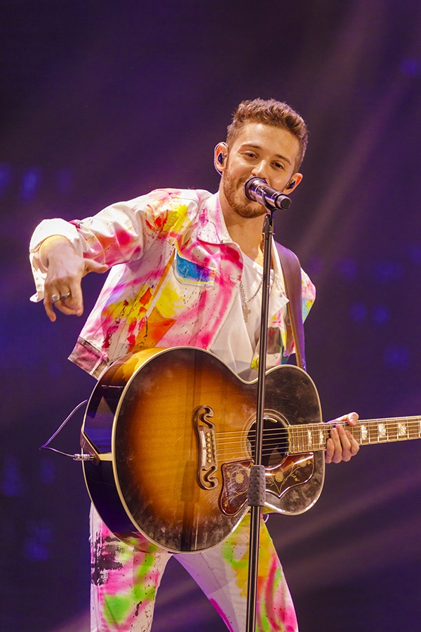 Ruggero deslumbró en su primer show vía streaming desde el Movistar Arena