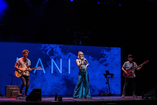 Nani por primera vez en Teatro Gran Rex abriendo los cuatro conciertos de Mau y Ricky